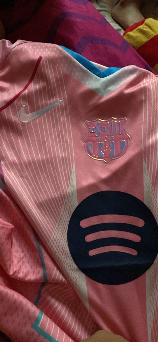 Foto de Elena Castro con su camiseta