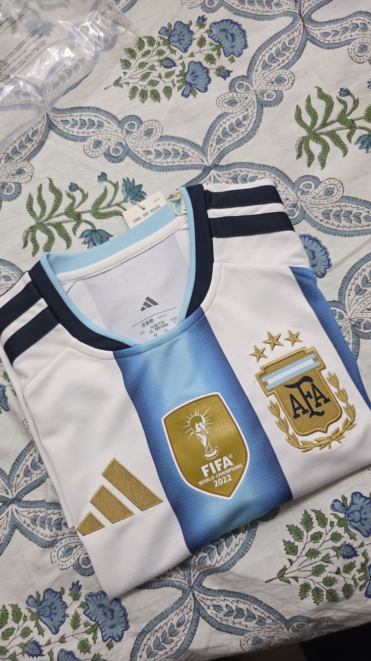 Foto de Elena Blanco con su camiseta