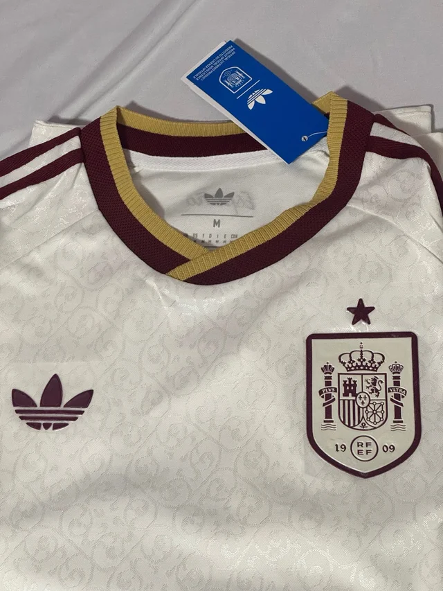 Foto de Cristina Gómez con su camiseta